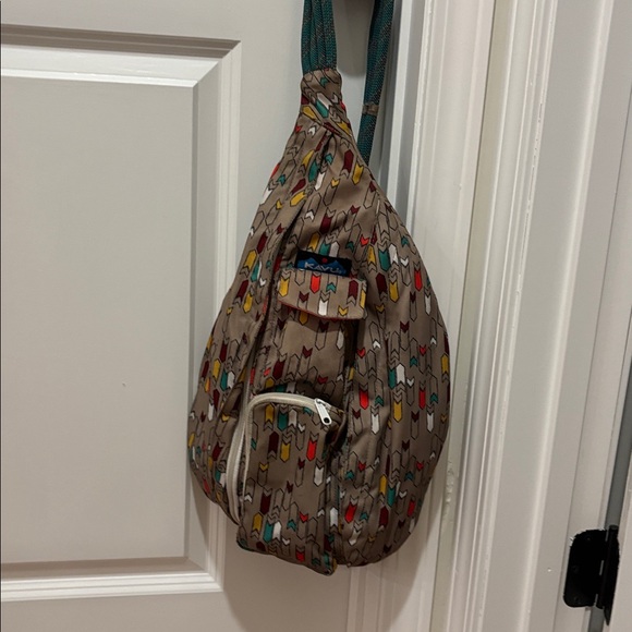 Kavu Multicolor Arrow Pattern Backpack - Picture 4 of 4